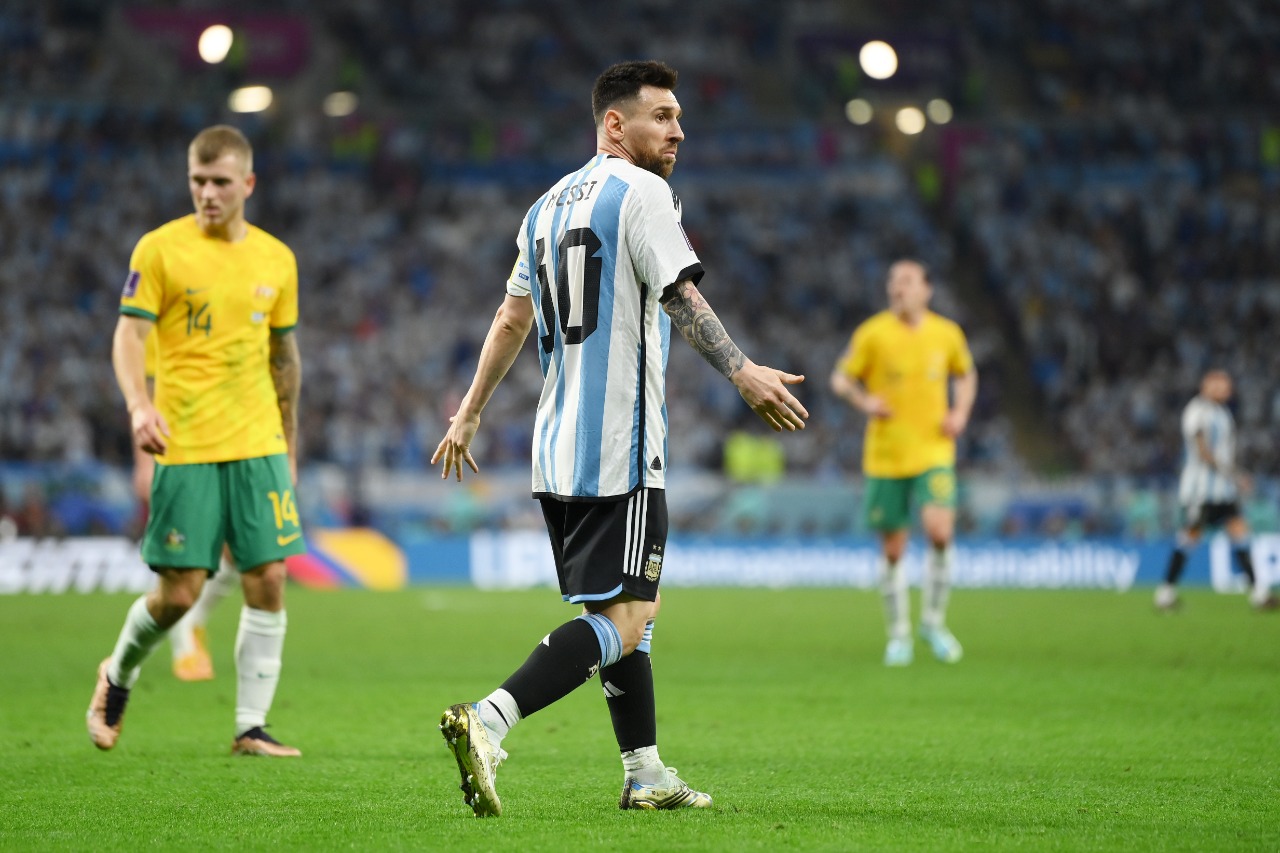 Keren, Lionel Messi Berikan Jerseynya ke Pemain Cadangan Australia
