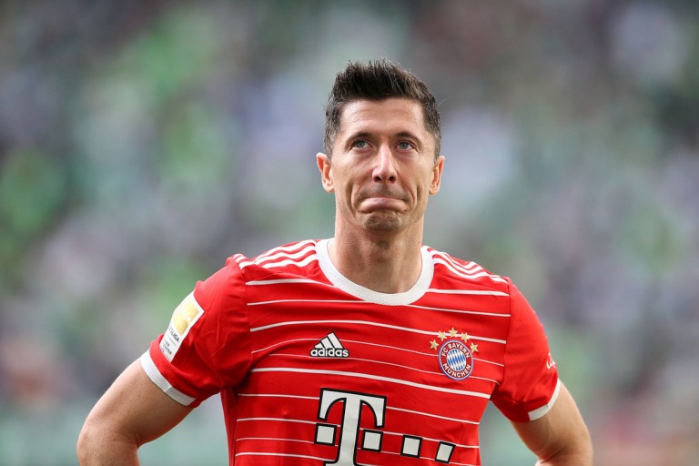 Saga Transfer Robert Lewandowski Jalan di Tempat