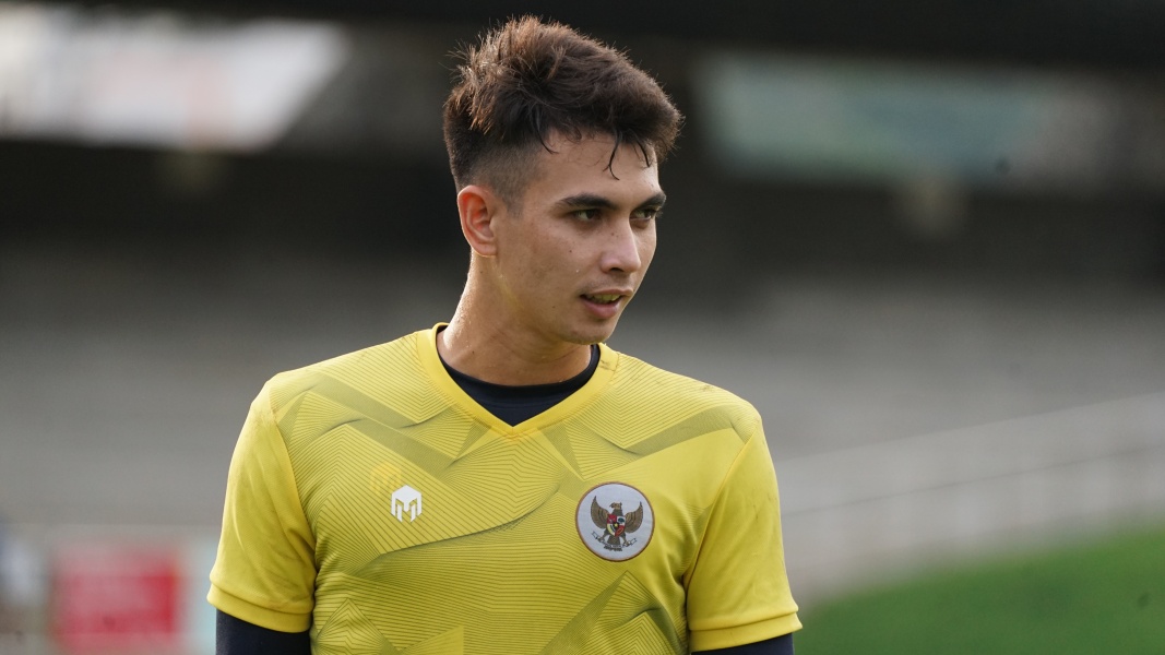 Pelatih Kiper Persib Puji Penampilan Nadeo Argawinata di Timnas