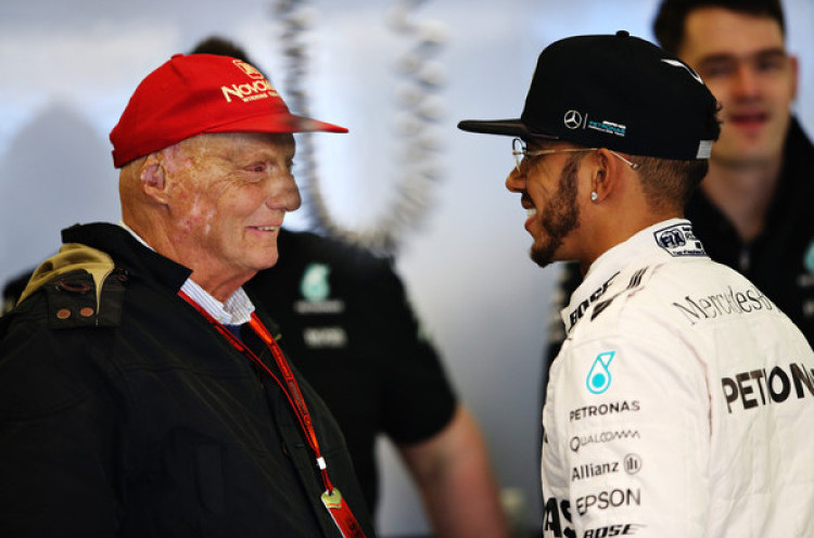 Lewis Hamilton Ceritakan Kondisi Legenda F1 yang Alami Sakit Paru-paru 