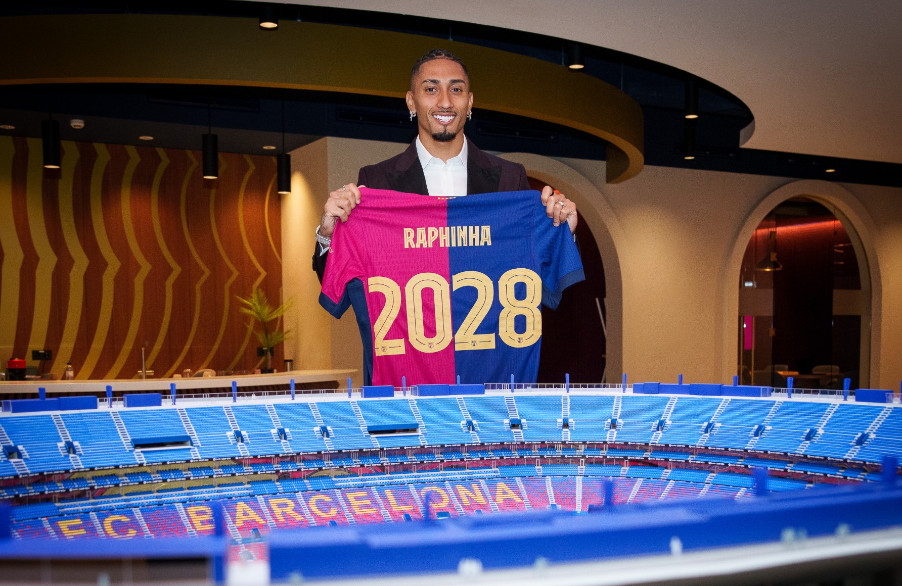 Perpanjang Kontrak hingga 2028, Raphinha Ingin Habiskan Karier di Barcelona