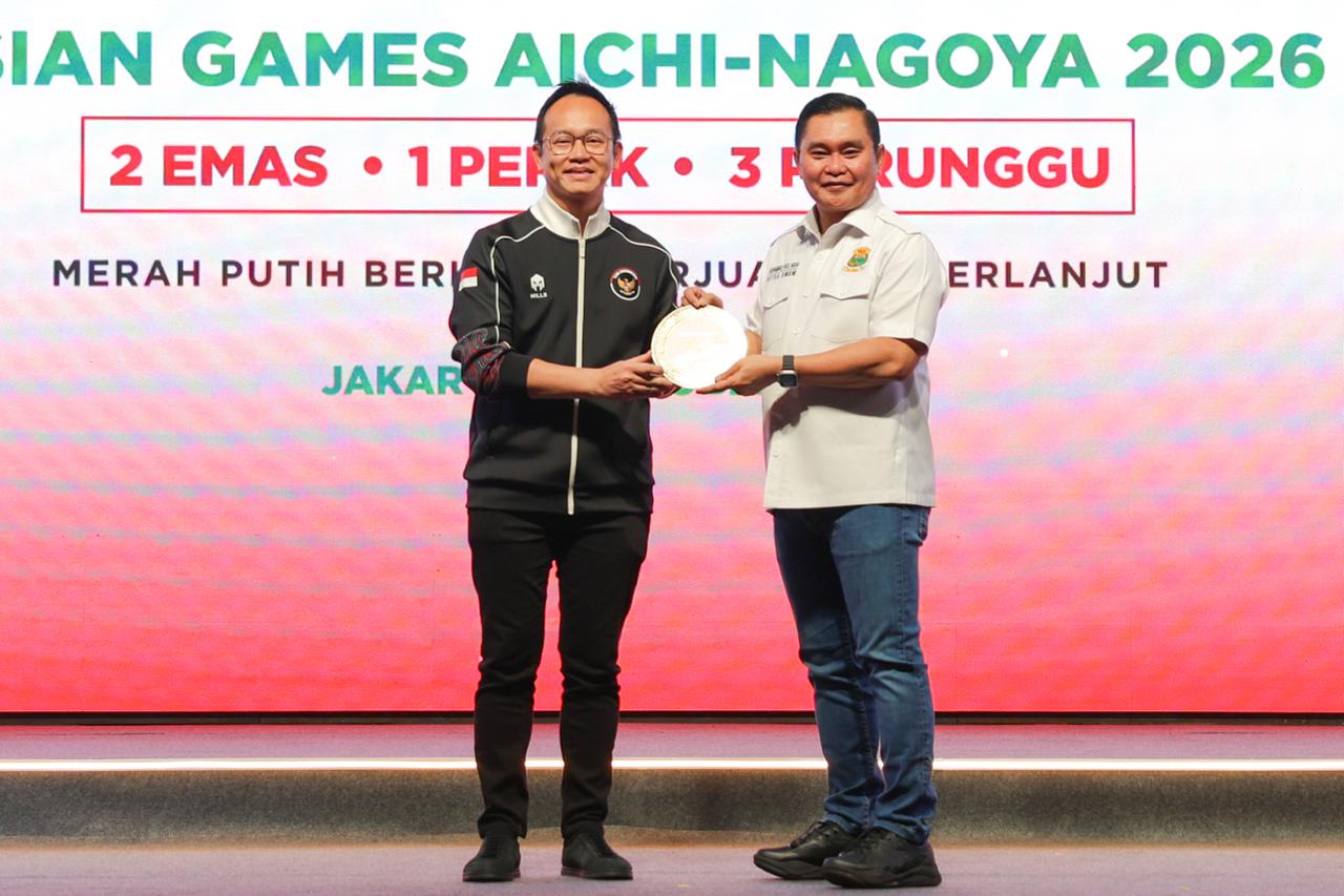 Lexyndo Hakim dan Ketum PBSI, Fadil Imran. (dok. PBSI)