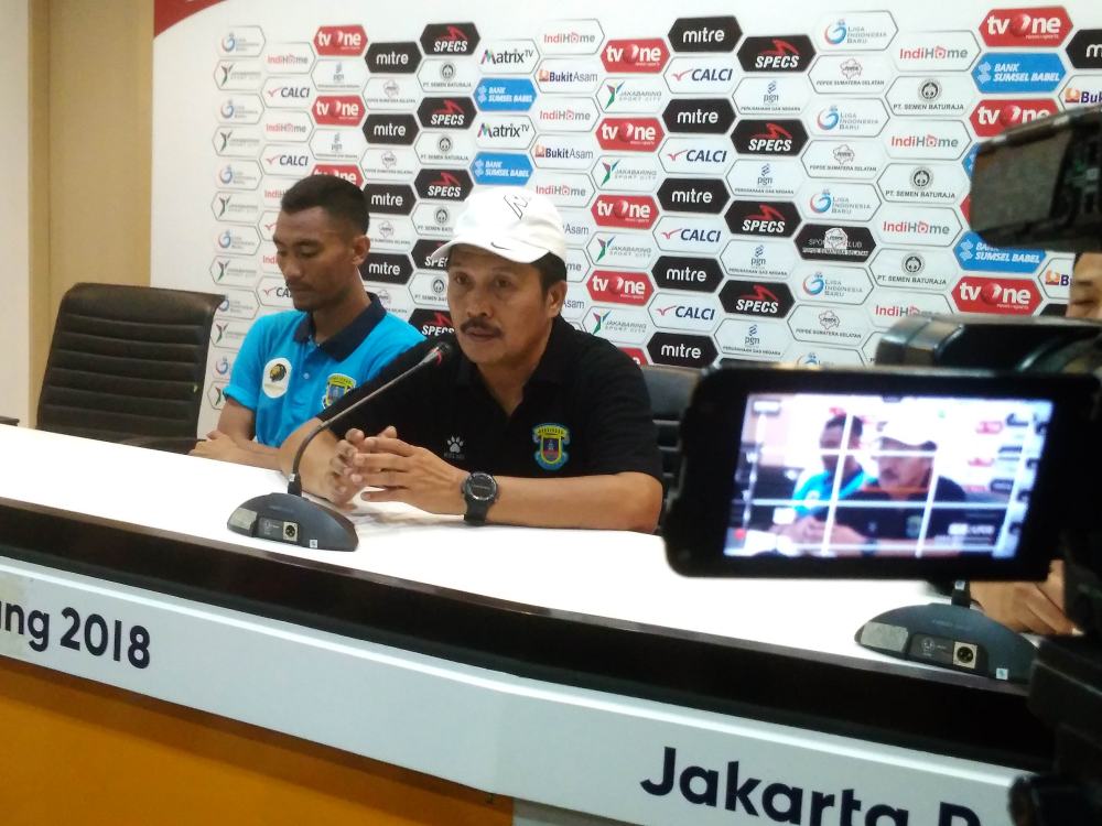 Kalah dari Sriwijaya FC, Pelatih Perserang Jaya Hartono Soroti Wasit