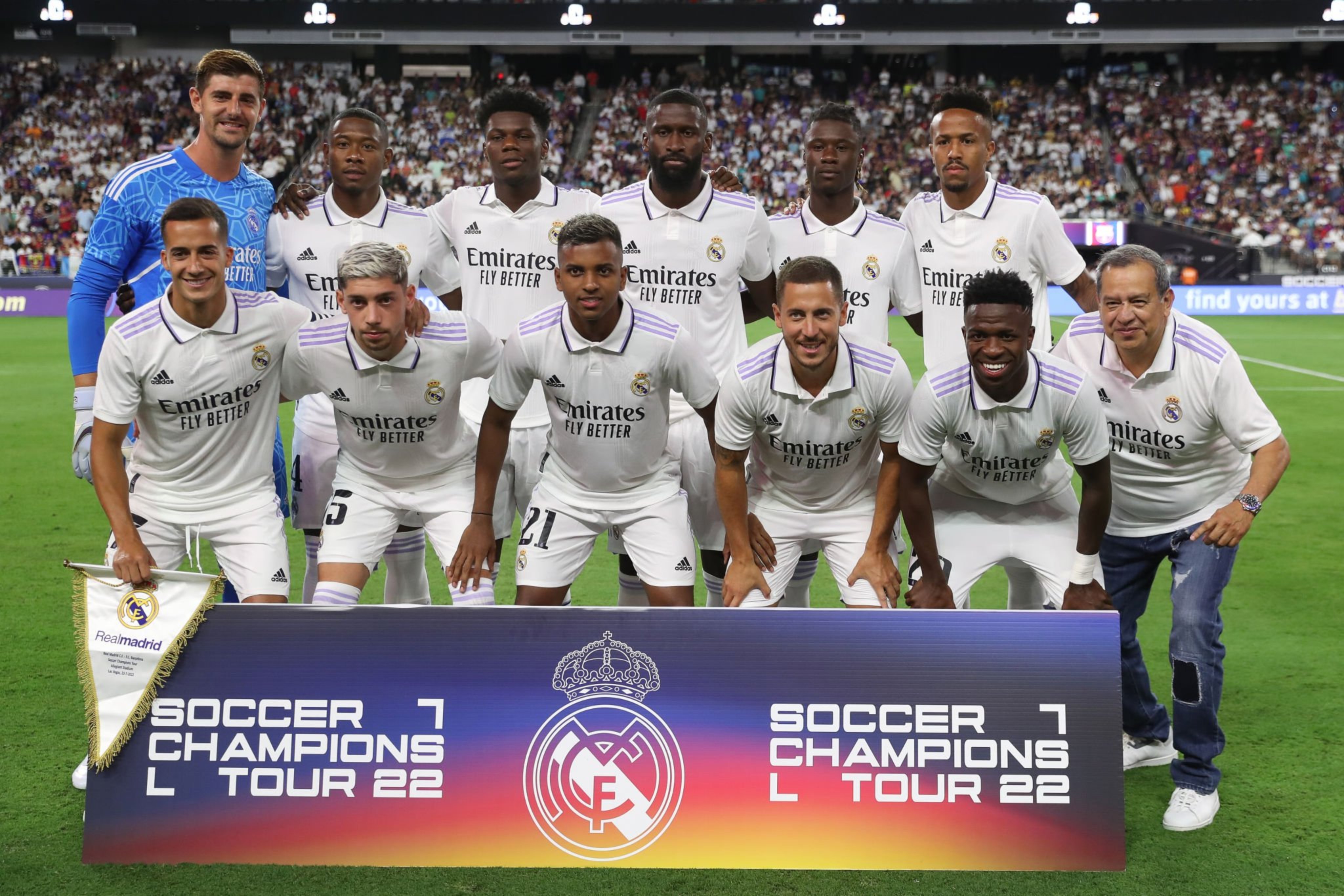 Kalah dari Barcelona, Komposisi Bek Real Madrid Jadi Sorotan
