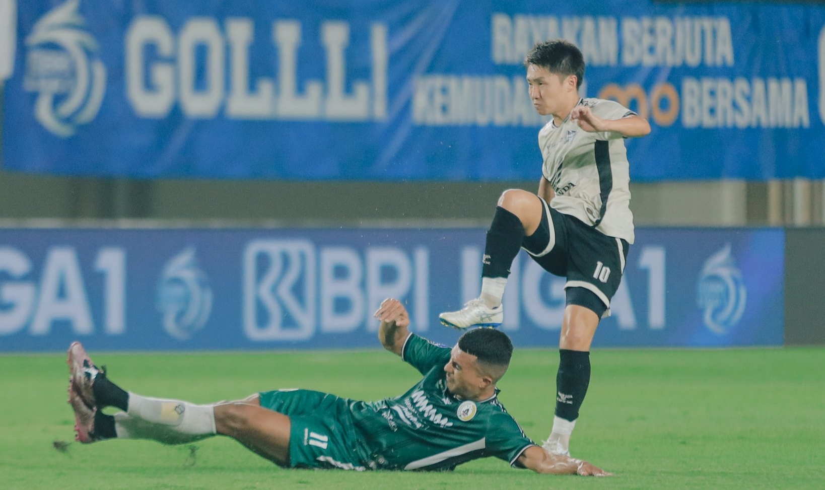 Hasil Liga 1 2024/2025: Persita Tumbang di Tangan PSBS, PSS Jaga Asa Bertahan