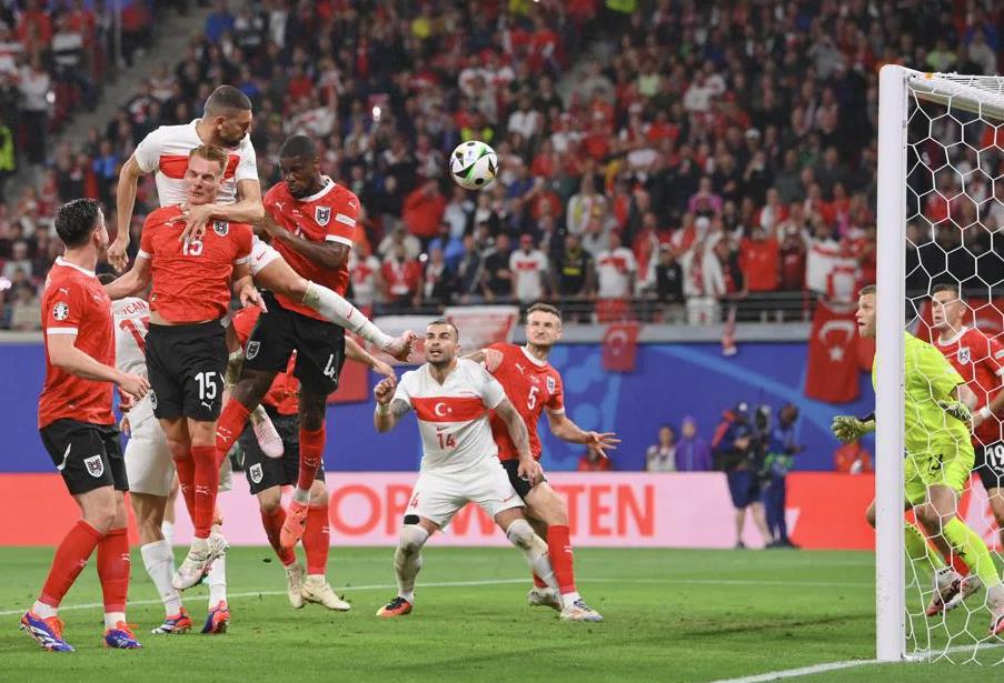 Bintang Laga Turki Vs Austria: Merih Demiral, Efisien dan Kuat di Jantung Pertahanan Ay-Yildizlilar