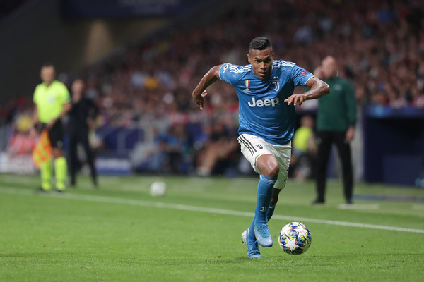 Ayah Alex Sandro Meninggal, Juventus Dilanda Krisis Bek Sayap