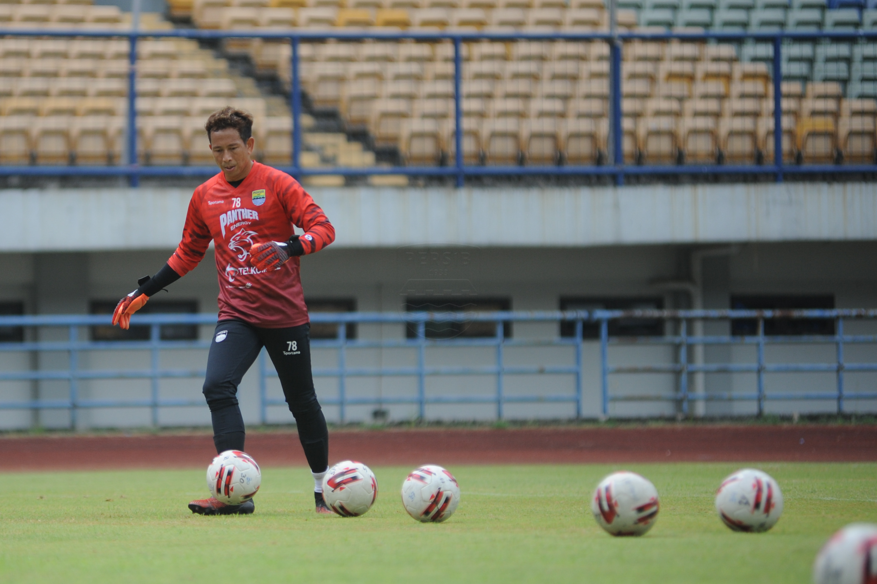 I Made Wirawan : Beberapa Pemain Persib Masih Perlu Waktu Kembalikan Ball Feeling