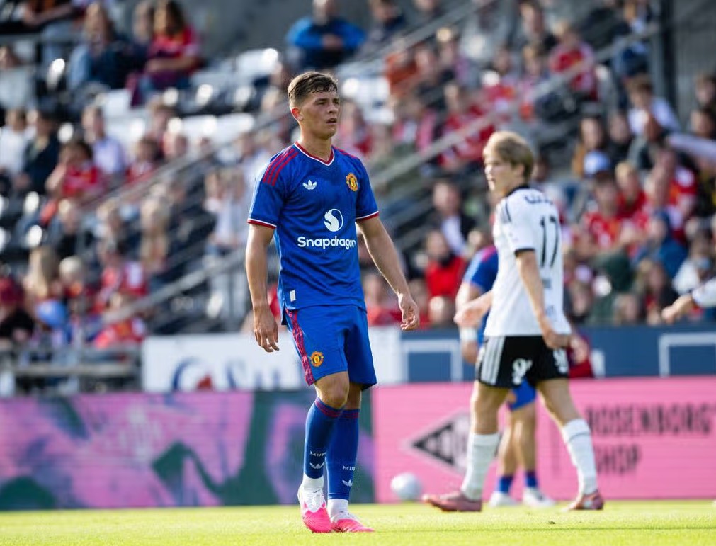 Siapa Shea Lacey? Mengenal Wonderkid Kelahiran Livepool yang Diprediksi Jadi Bintang Besar MU