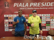 Kejar Peluang Lolos, Pelatih Persib Tetap Menaruh Respek kepada Persebaya