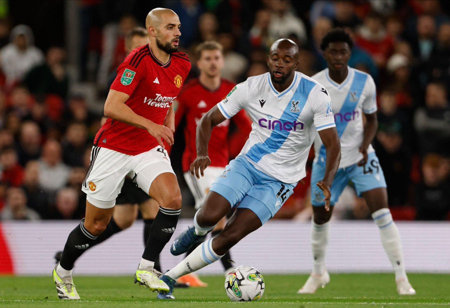 Kans Sofyan Amrabat Permanen di Manchester United