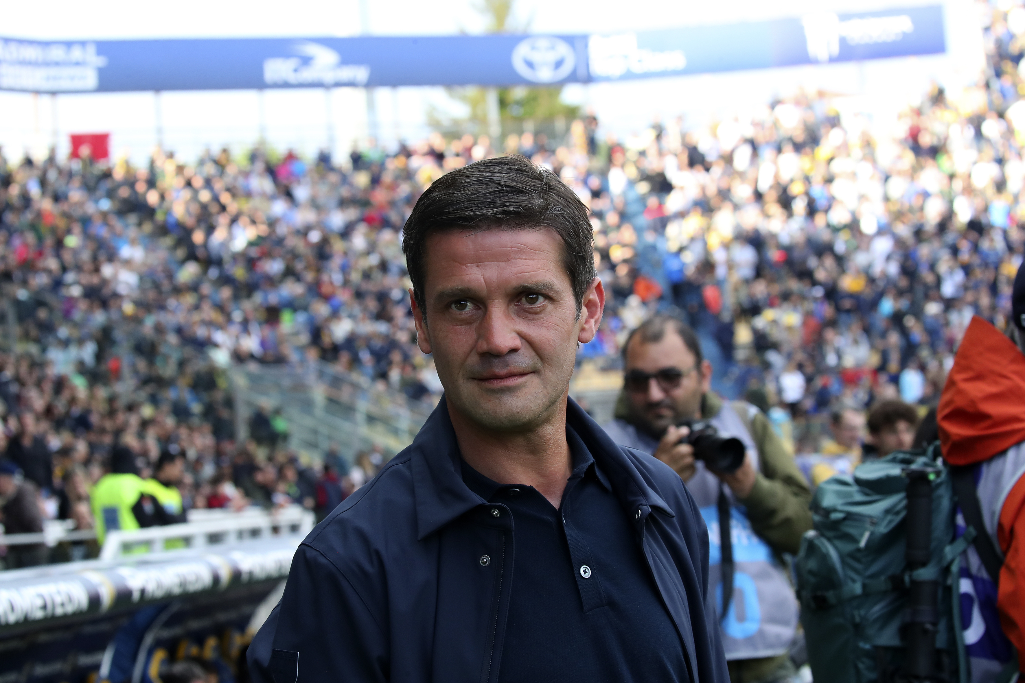 Cristian Chivu, Pelatih Minim Pengalaman dengan Tugas Berat di Inter Milan