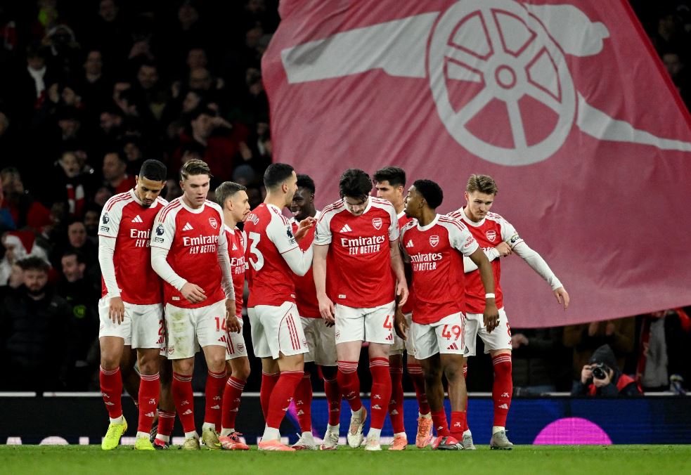 Dua Gol Bunuh Diri Bantu Arsenal Jaga Rekor Bagus di Emirates Stadium