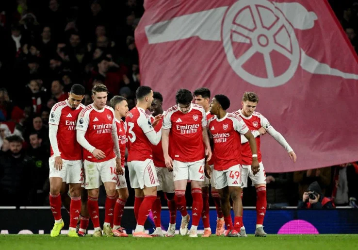 Dua Gol Bunuh Diri Bantu Arsenal Jaga Rekor Bagus di Emirates Stadium
