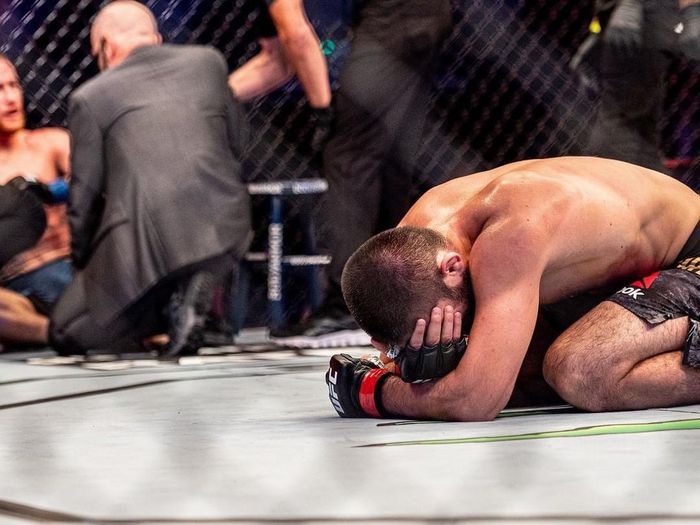 Tetes Air Mata dan Persembahan untuk Ayah dari Khabib Nurmagomedov