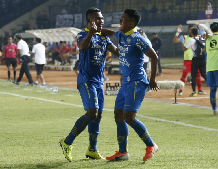 Febri Hariyadi Persembahkan Gol Kemenangan Persib untuk Dua Nama