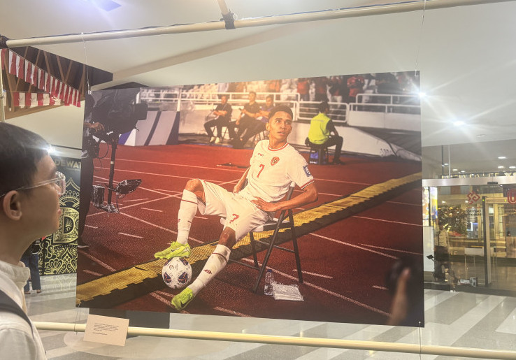 Foto Selebrasi Ikonik Marselino Ferdinan Karya Fotografer Merah Putih Ditampilkan di Pameran 90’ & BEYOND