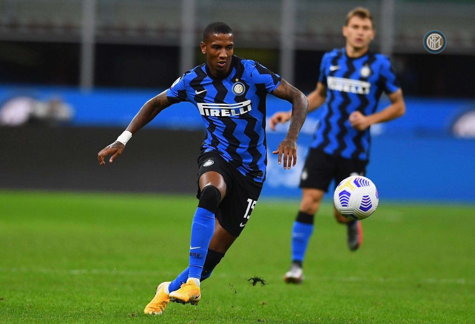 Tampil Reguler di Inter Milan, Ashley Young Justru Ingin Kembali ke Watford