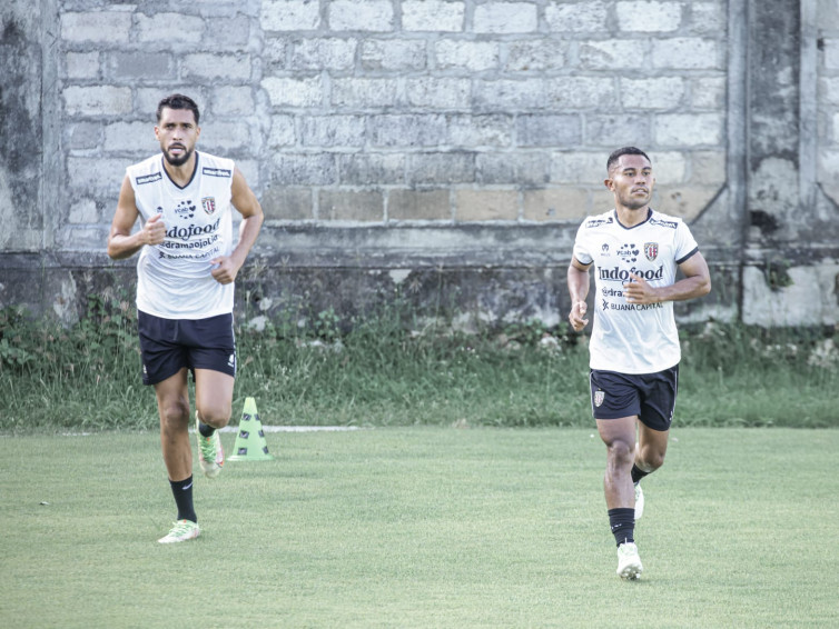 Butuh Full Back Kiri, Persib Bawa Pulang Ardi Idrus dari Bali United?