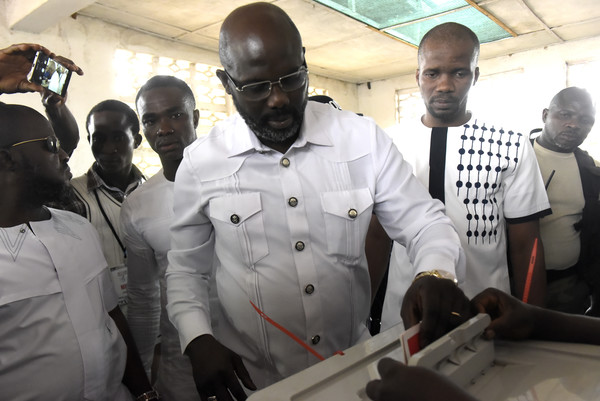 Sudah Jadi Presiden, George Weah Tampil Bela Timnas Liberia