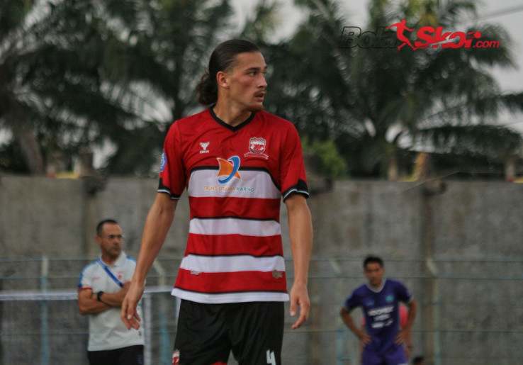Madura United Pertahankan Pemain Keturunan Indonesia-Belanda Jordy Wehrmann
