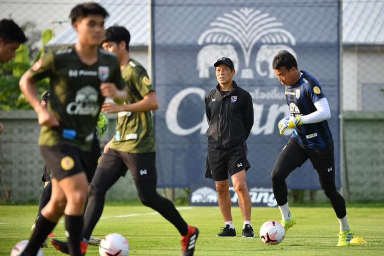 3 Kekecewaan FAT Berujung Pemecatan Akira Nishino dari Timnas Thailand