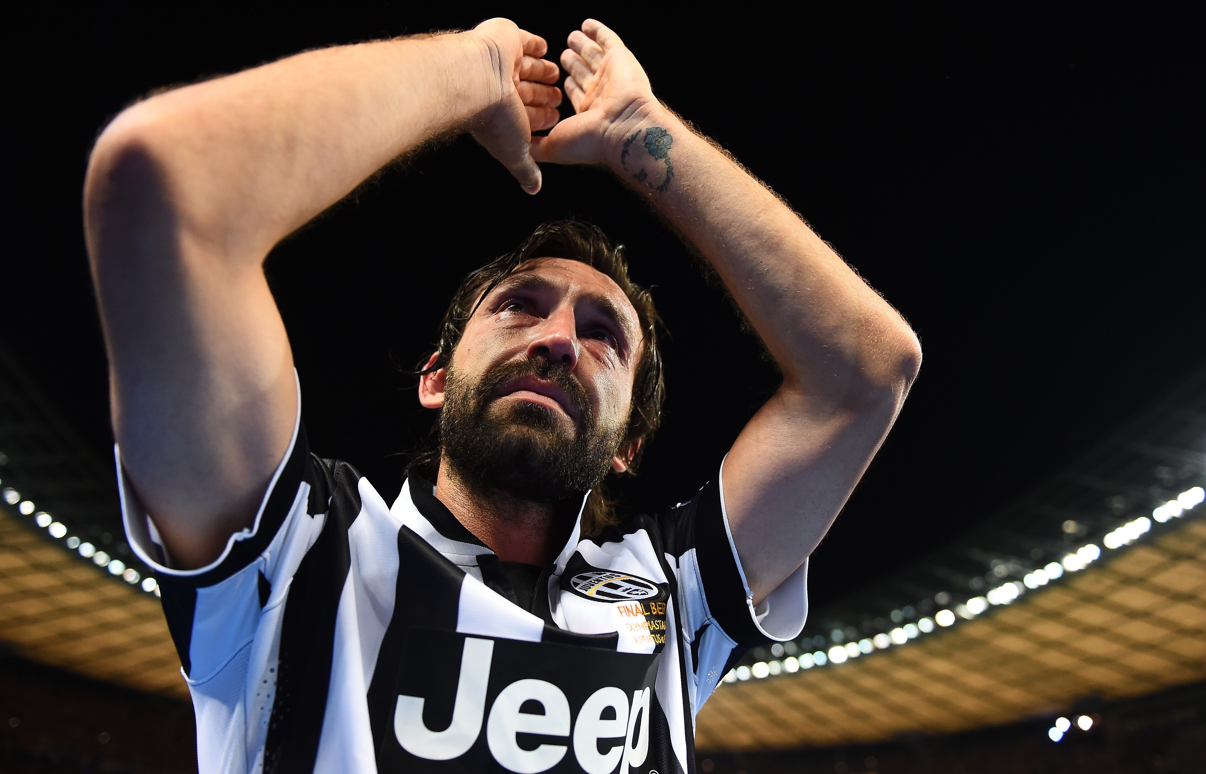 9 Pemain Bintang yang Pernah Membela AC Milan dan Juventus