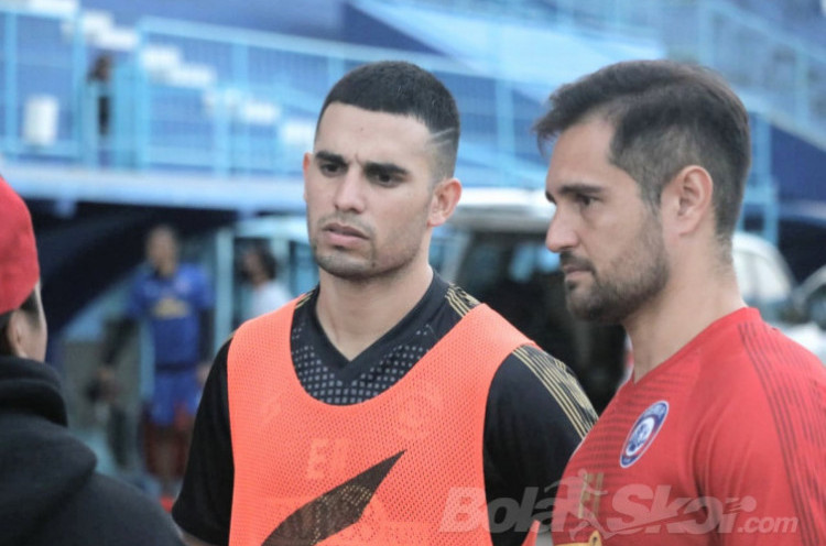 Arema FC Akan Tentukan Nasib Elias Alderete pada Pekan Ini