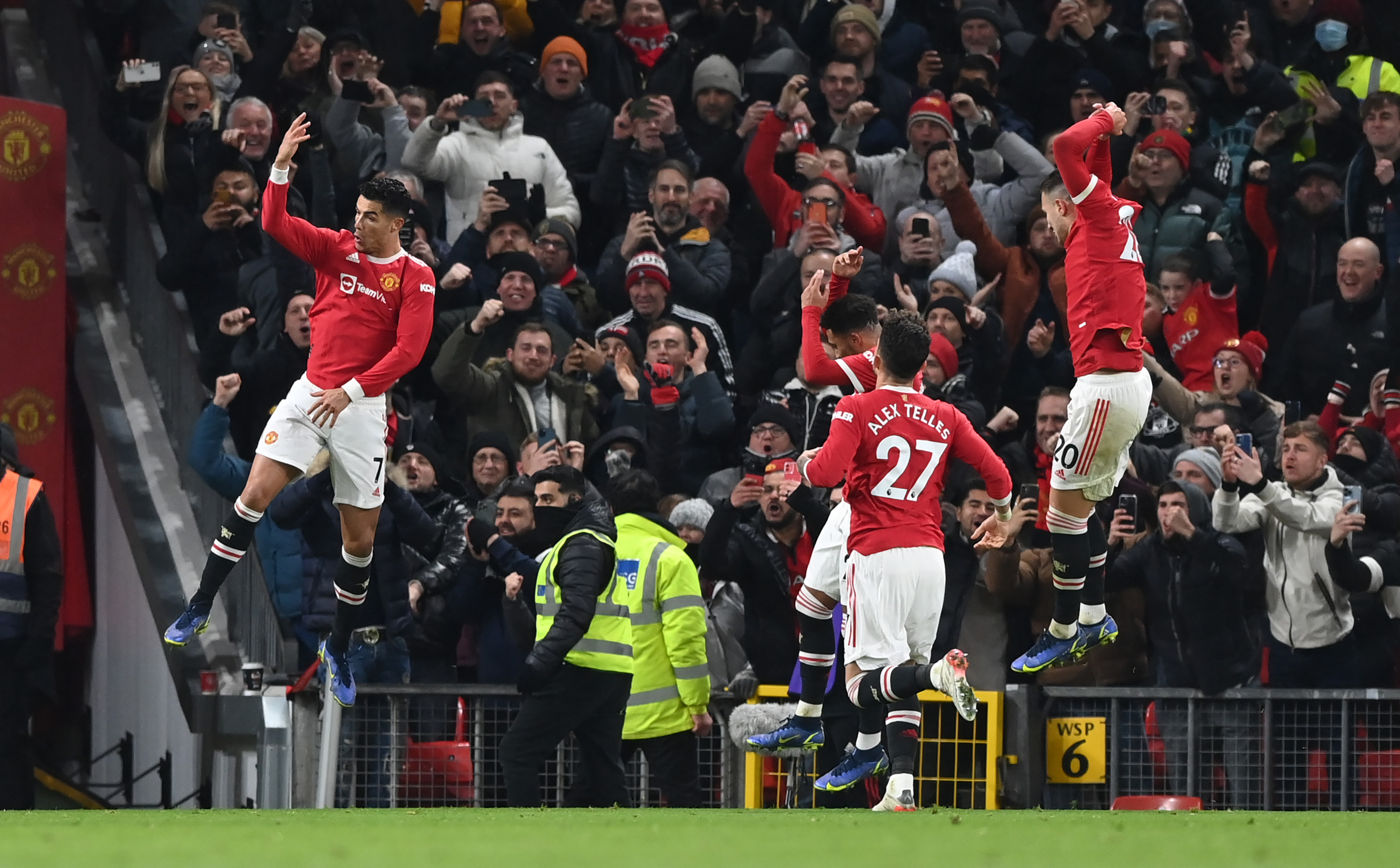 Dicari: Gelandang Bertahan untuk Manchester United