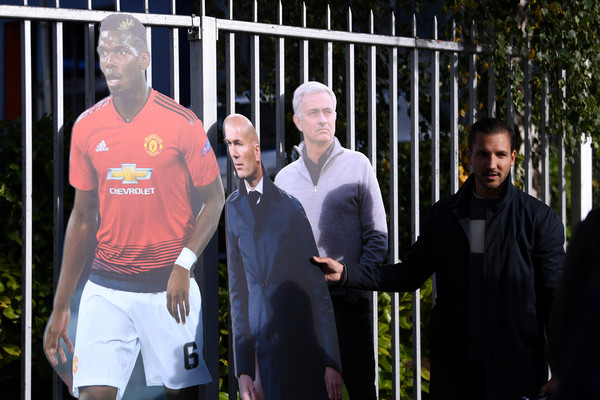 Mourinho Dipecat, Zidane Tertarik Latih Manchester United