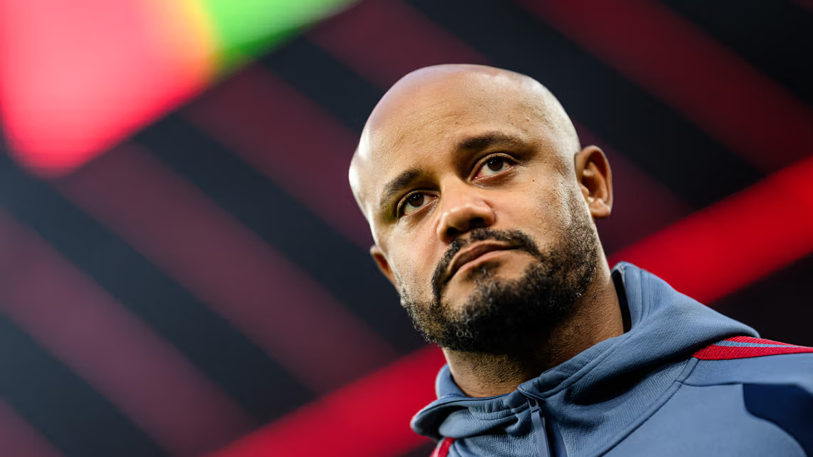 Pingsan Saat Sesi Latihan, Vincent Kompany Dilarikan ke Rumah Sakit