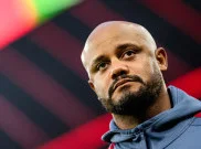 Pingsan Saat Sesi Latihan, Vincent Kompany Dilarikan ke Rumah Sakit