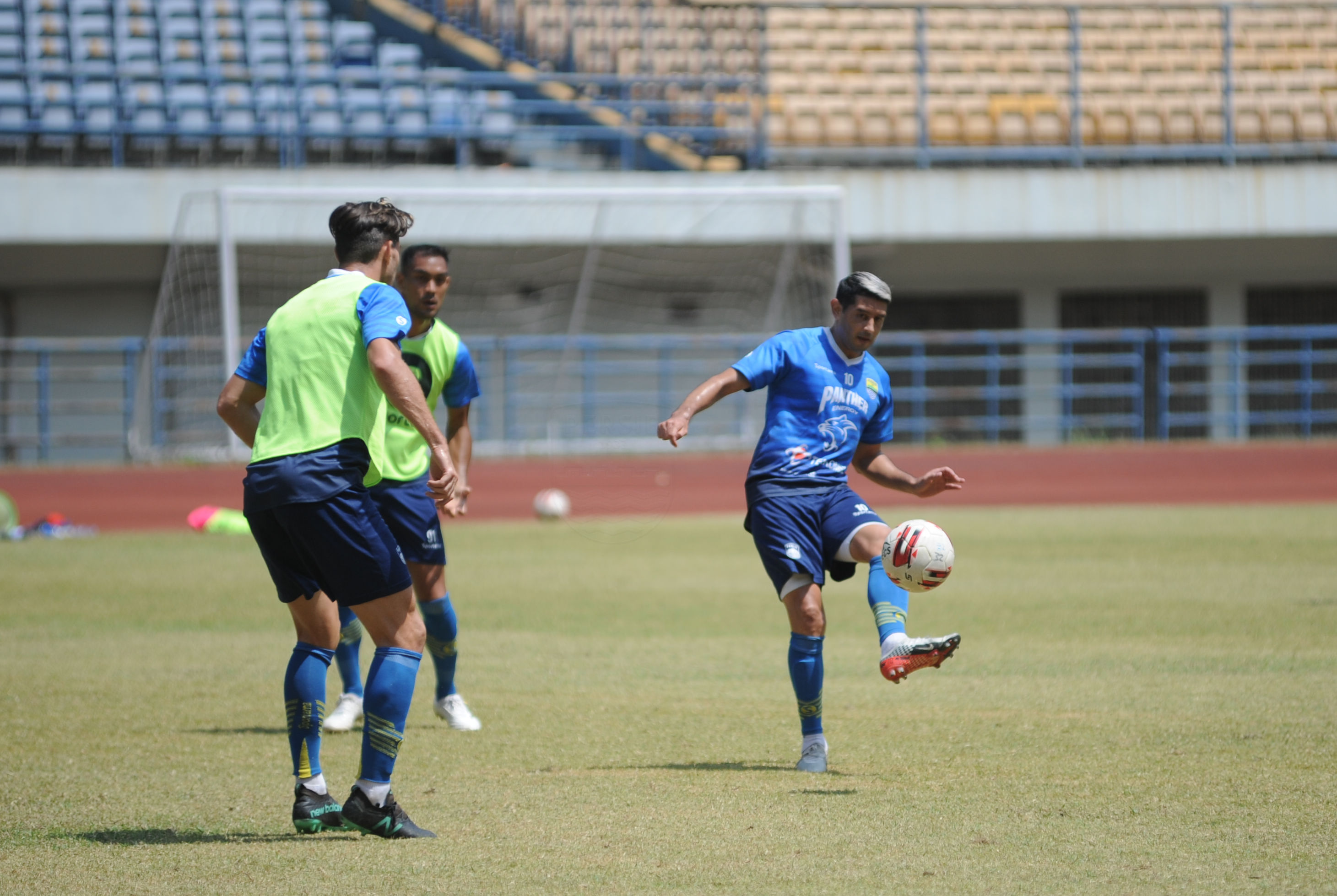 Striker Persib Bandung Dapat Menu Tambahan