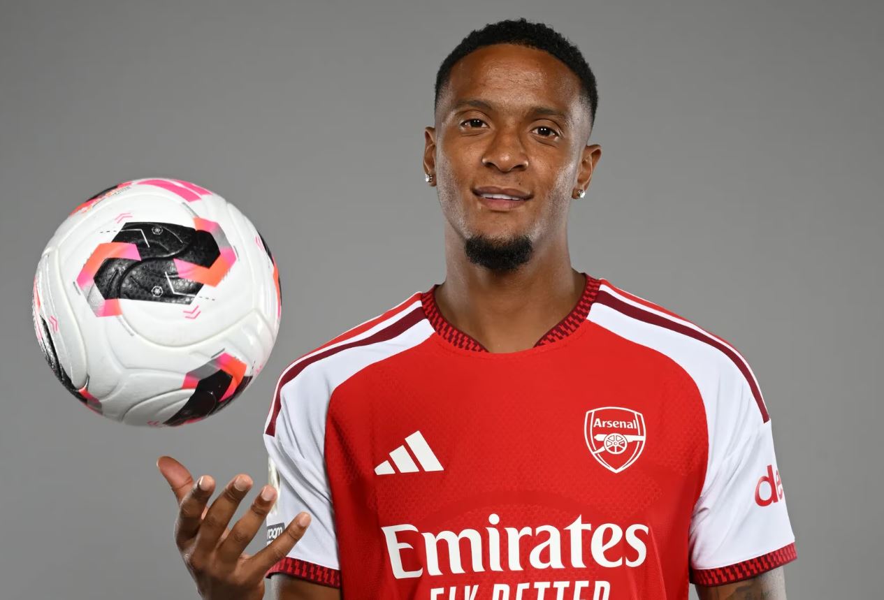 7 Hal Menarik Mengenai Bek Baru Arsenal Asal Inggris, Ezri Konsa
