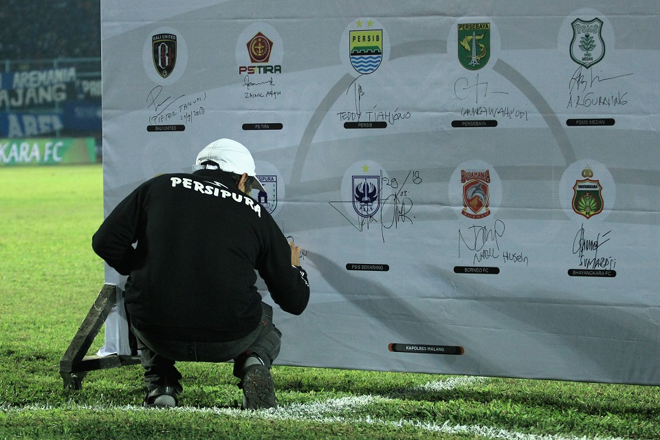 Persipura Bawa Pesan Damai untuk Suporter Tanah Air