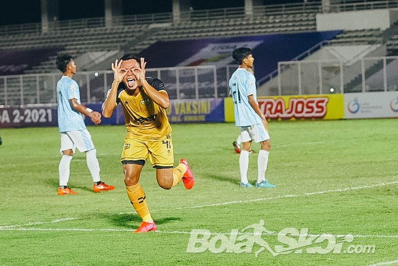 Galeri Foto: Dewa United FC Hajar Perserang Serang
