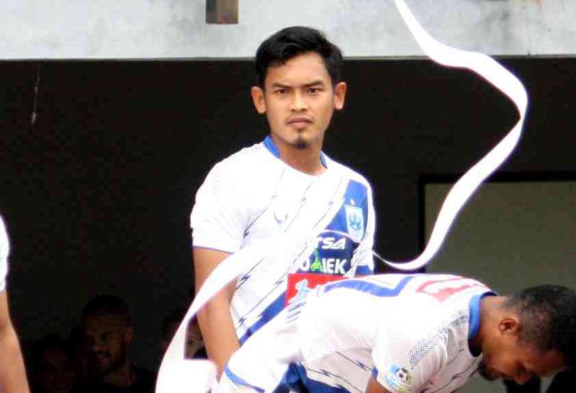 Pilih Bertahan di PSIS Semarang, Gelandang Ini Bikin Persib Gigit Jari