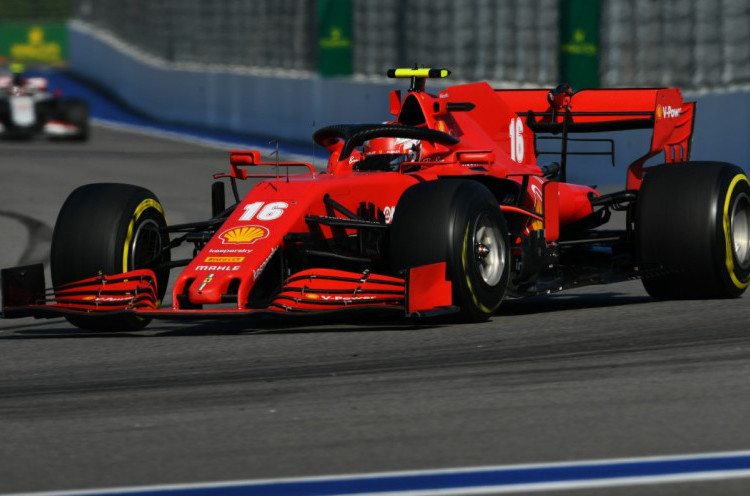 Ferrari Puas dengan Duo Charles Leclerc dan Carlos Sainz Jr