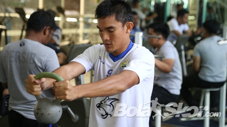 Bek Persib Ingin Liga 1 2020 Kembali Bergulir meski Tanpa Penonton