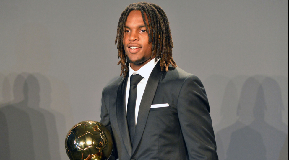 Renato Sanchez Terima Penghargaan Golden Boy 2016