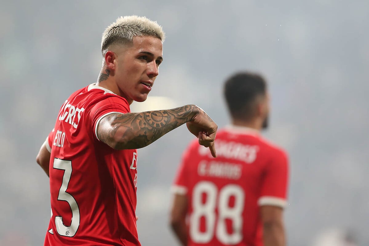 Enzo Fernandez Kirim Sinyal Bertahan di Benfica