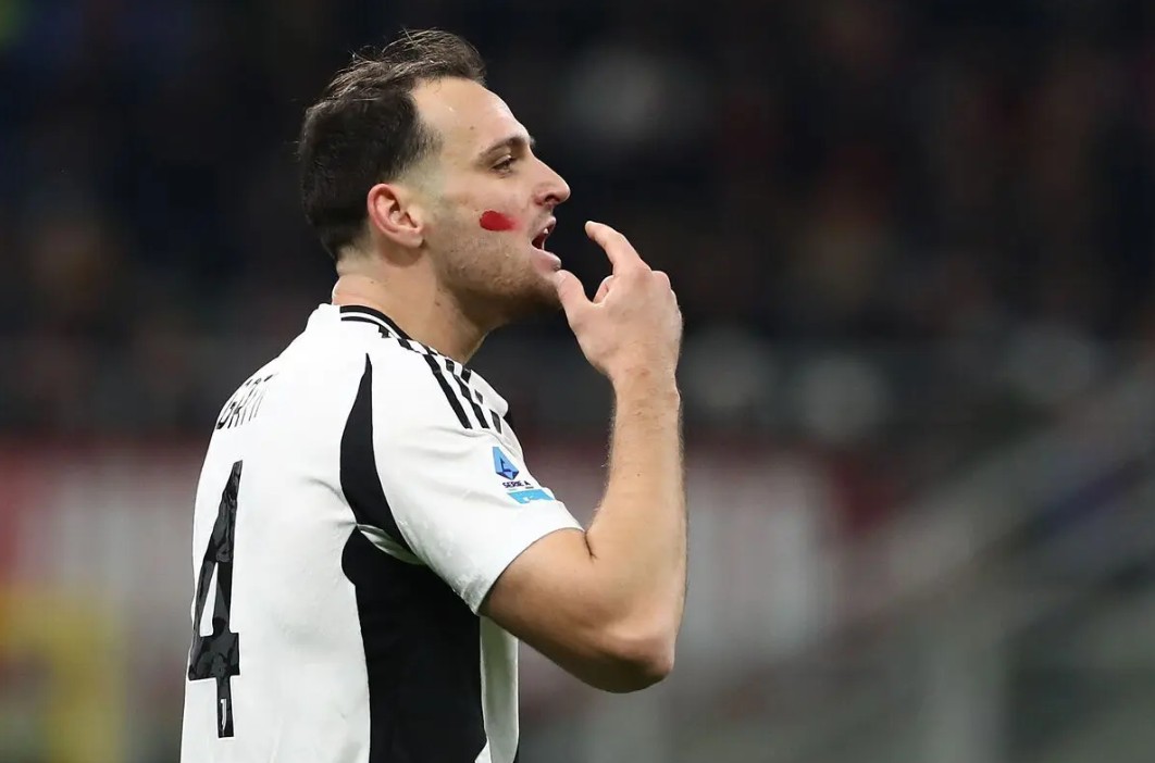 Juventus Pertimbangkan Barter Pemain dengan AC Milan