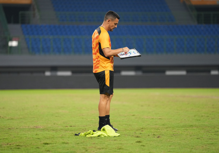 Pelatih Persija Ceritakan Kesannya Pertama Kali Melatih Tim di Bulan Ramadan