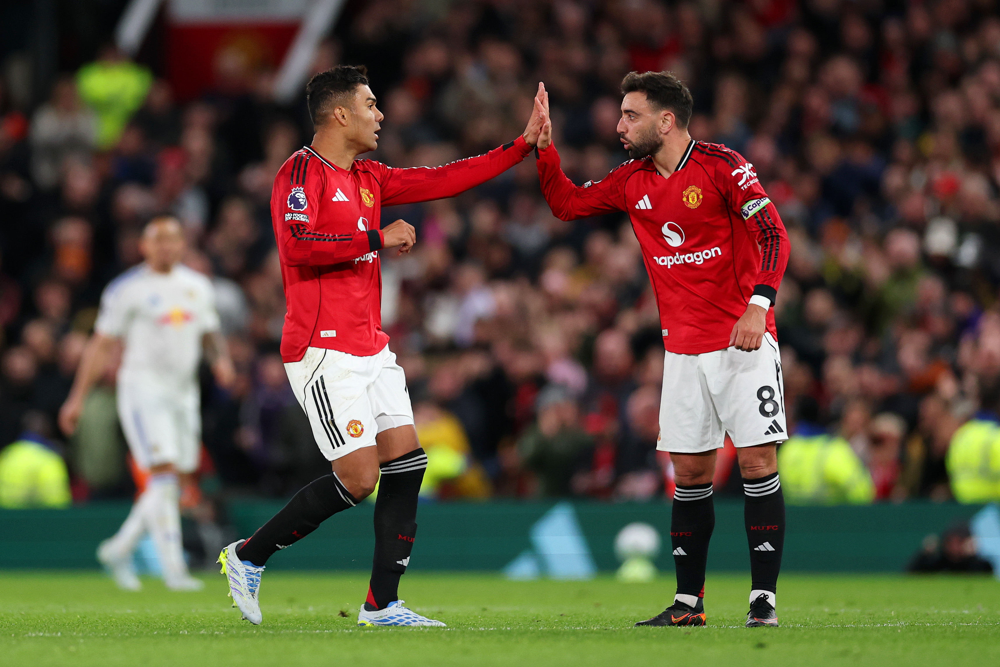 Hasil Premier League: Lisandro Martinez Kartu Merah, Manchester United Ditekuk Leeds United
