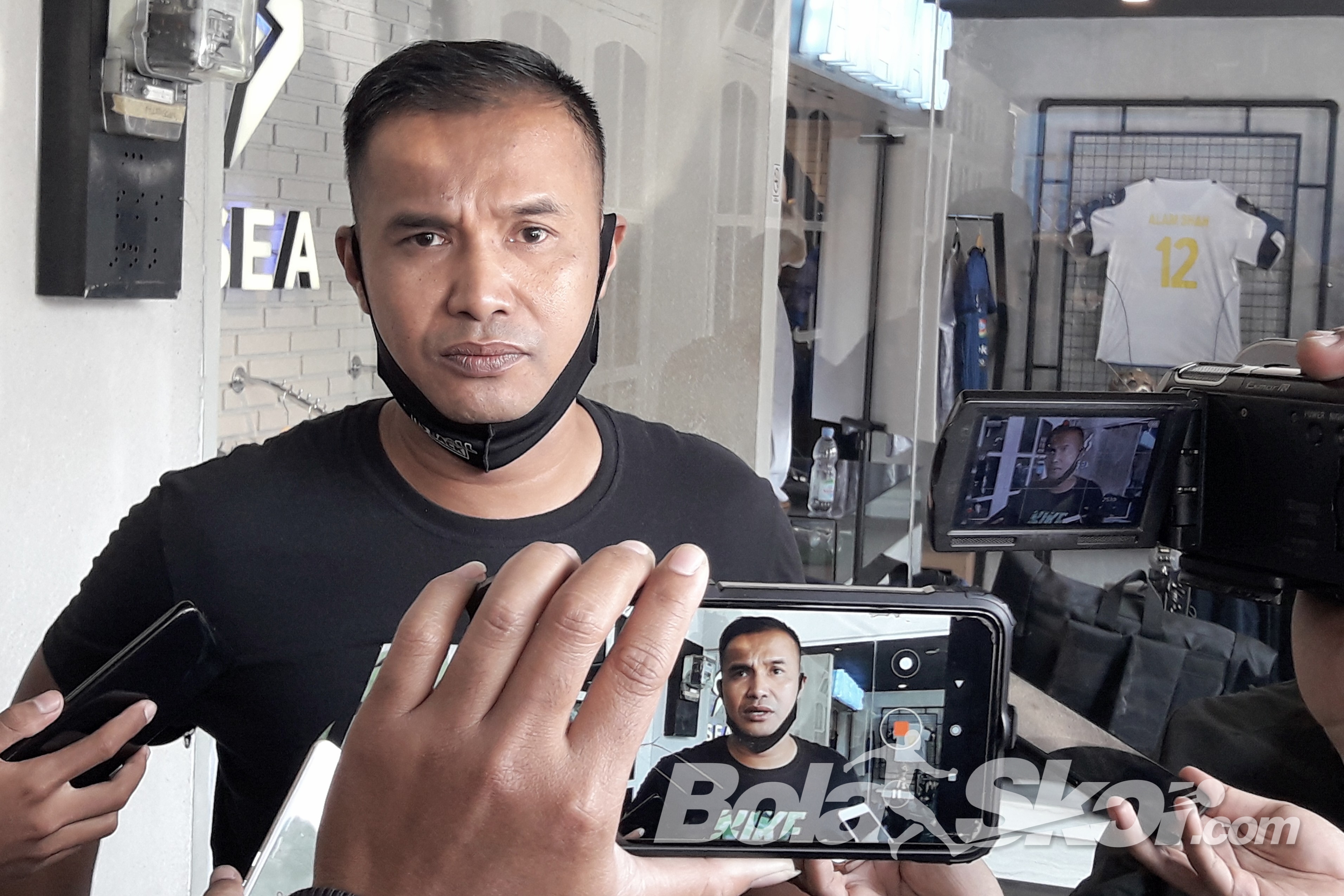 Meski Skuat Tak Komplet, Charis Yulianto Pastikan Latihan Perdana Arema FC Sesuai Jadwal