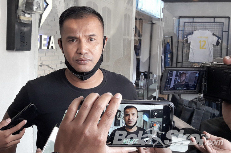 Meski Skuat Tak Komplet, Charis Yulianto Pastikan Latihan Perdana Arema FC Sesuai Jadwal