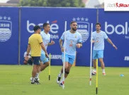 Sang Istri Menangis Saat Layvin Kurzawa Diperkenalkan di Stadion GBLA