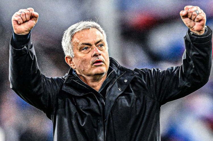 Jose Mourinho Jadi Pelatih Baru Fenerbahce