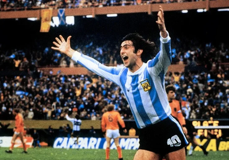 Kilas Balik Piala Dunia 1978: Ketika Mencukur Kumis Mario Kempes Membawa Keberuntungan untuk Argentina