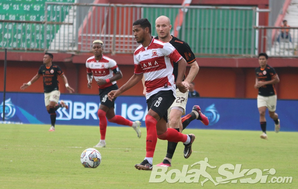 Hugo Gomes dos Santos 'Jaja'